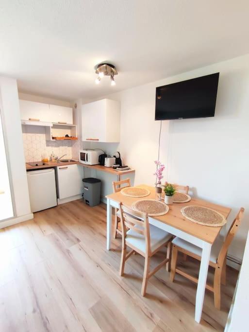 Appartamento L'escapade : T2 -parking Gratuit, Piscine, Wifi, Clim