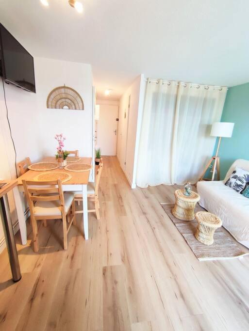 L'escapade : T2 -parking Gratuit, Piscine, Wifi, Clim Apartment Gruissan